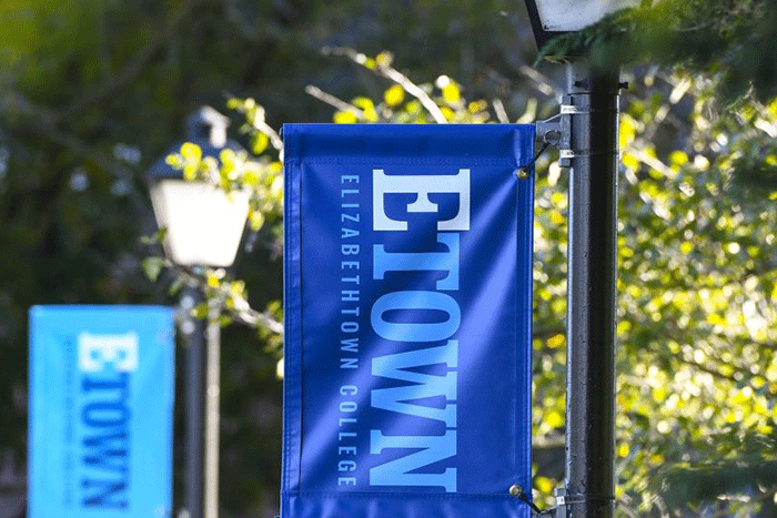 etown banners on lamp posts